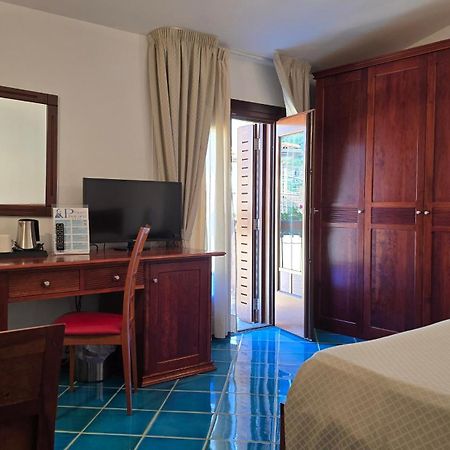 Hotel Pisacane Sapri Kültér fotó