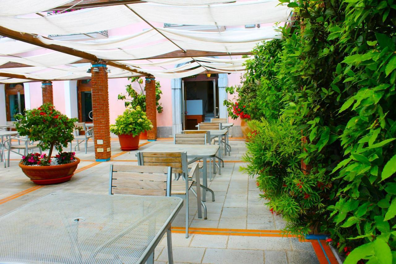 Hotel Pisacane Sapri Kültér fotó