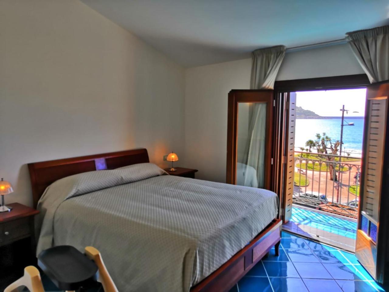Hotel Pisacane Sapri Kültér fotó
